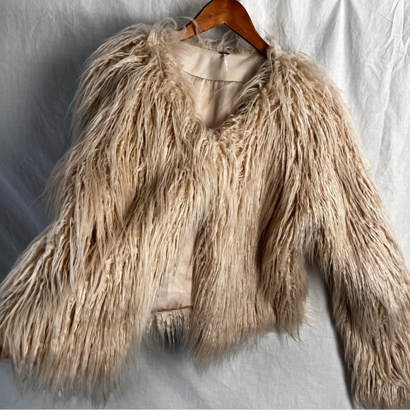 Free People Faux Fur Mongolian  Sheep Yak Womens L Large Beige Bolero Yeti Coat - Picture 4 of 16